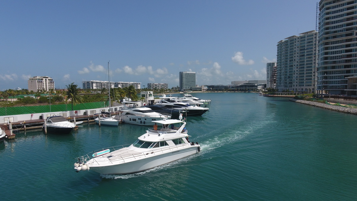 Puerto Cancun marina yachts